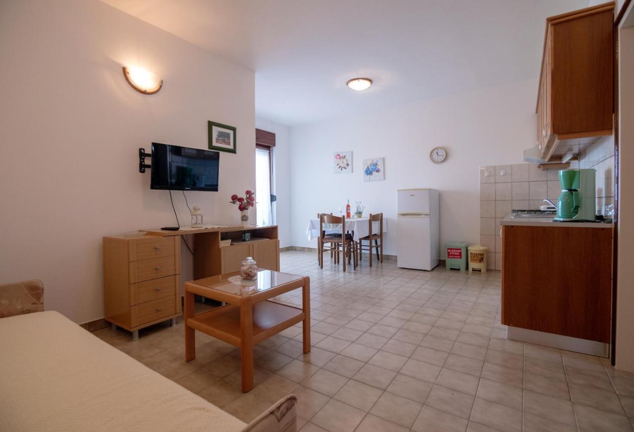 Apartments Dokovic Barbat na Rabu المظهر الخارجي الصورة